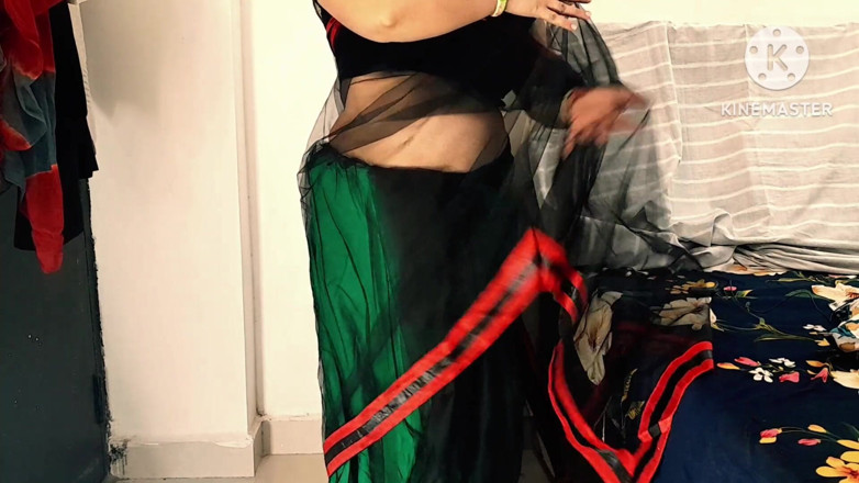 Salmaan001: Woman Wants Hardcore in Hindi