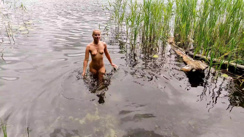 S-Wife Katy: Uma ninfa faminta da floresta anal entrou na minha barraca...