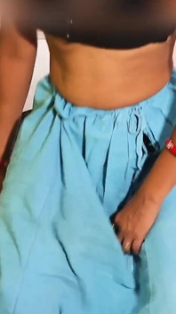 Desi indická bhabhi má poprvé sex se svým sousedem