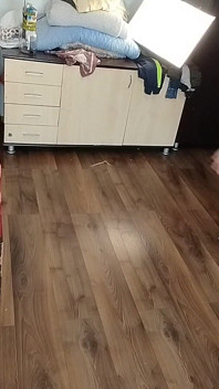 Esposa Amadora Dançando Pela Casa Nua, Mamilos Grandes, Bunda Grande.