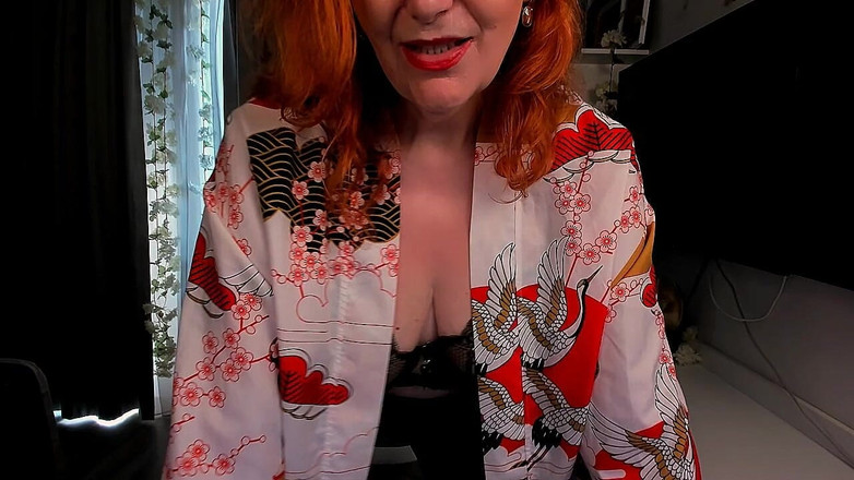 Almaz FireFox: Sapatos vermelhos, renda e relógio transparente enquanto você pode