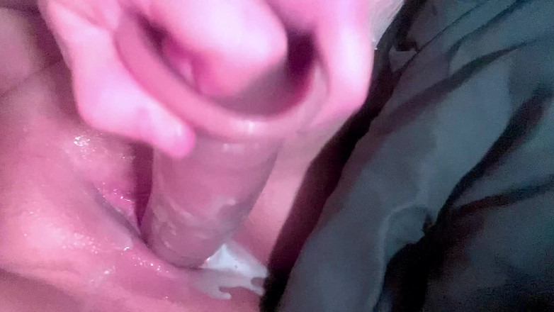 Vega Nova and Daddy: Little Nova的阴户需要伸展