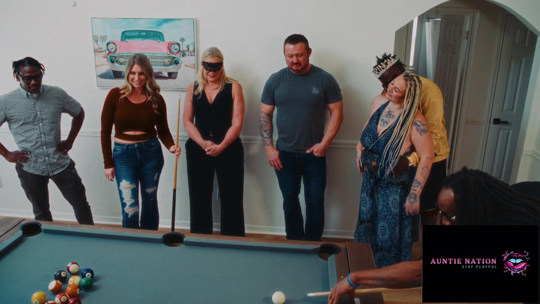 Auntie Nation: 일요일 사이드 피스