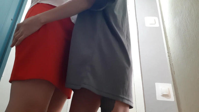Lesbian-candys: 새엄마를 동시에 유혹해 우리를 따먹어