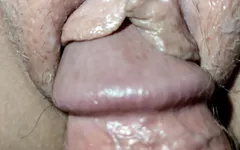 După ce ea ejaculează, îi umplu pizda cu spermă