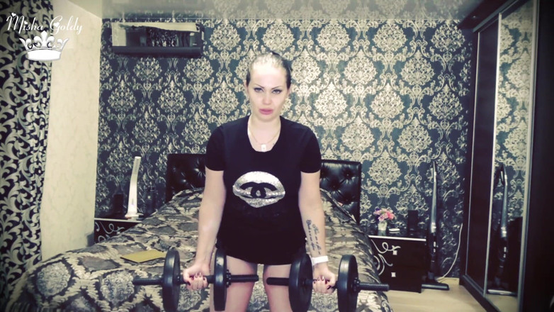 Goddess Misha Goldy: 101 lần nâng tạ lặp lại cho thử thách biceps!