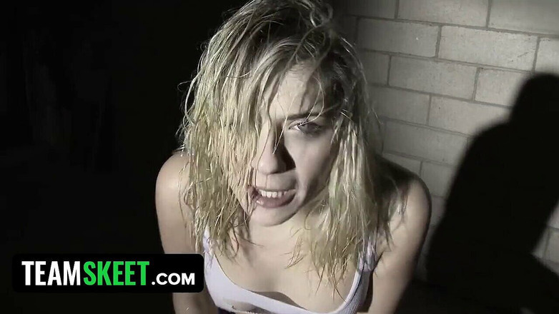 Team Skeet: ホットブロンドLia Lor取得a本当のラフワークアウト