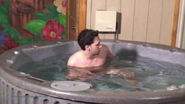 Wet Dream Men: Carmine - chuveiro, banho e punheta