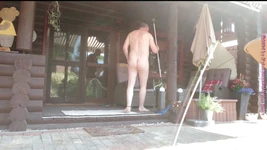 Cewek naturisme di halaman depan 1