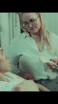 Eggs 2 - vidéo fétiche avec un gode Ovipositor