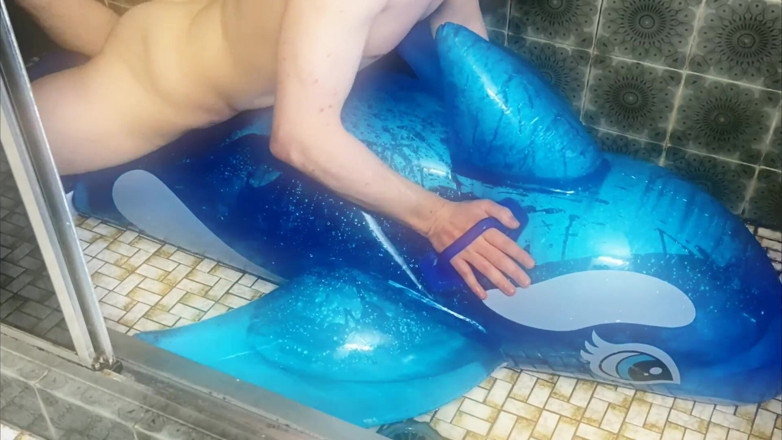 Aussie bi boy: Hump and cum on Intex 2m blue whale part filled with...