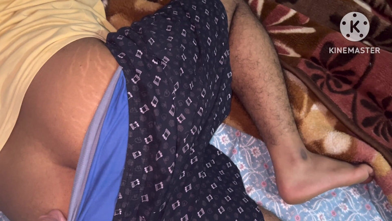 Desi__Panda: Velký zadek spolubydlícího poprvé šukám jeho těsný a velký zadek