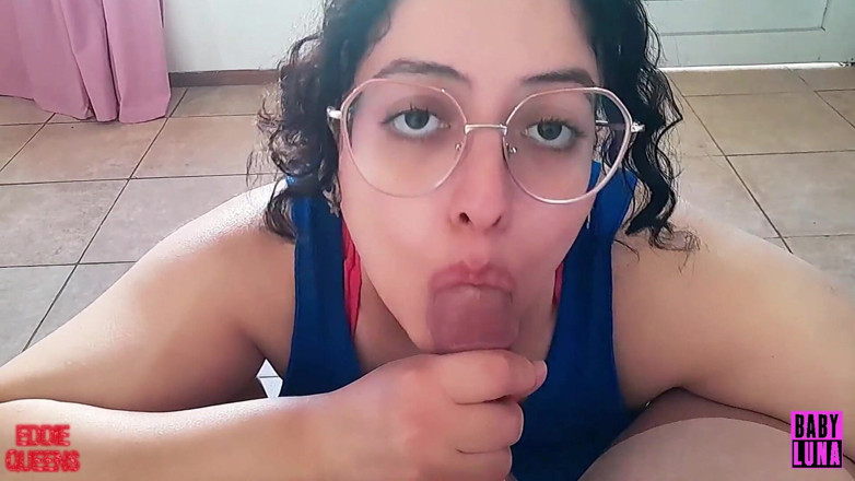 Eddie Queens: 気味の悪いジムガールが私のチンコの匂いに取り憑かれている Ft Babyluna939