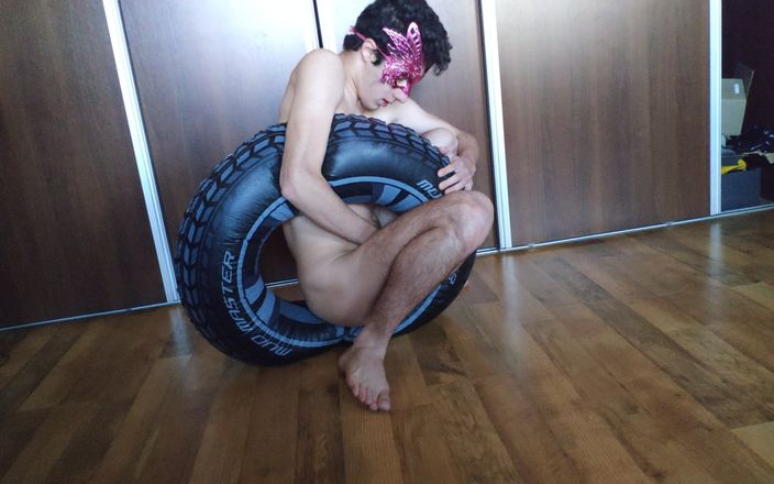Floatie Boy: Wysadzanie dmuchanego pierścienia pływackiego i jego deflating