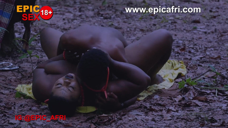 Epicafri: Kral bunu duymalı - kraliçe büyük siyah yarağın tadını çıkarırken yakalandı