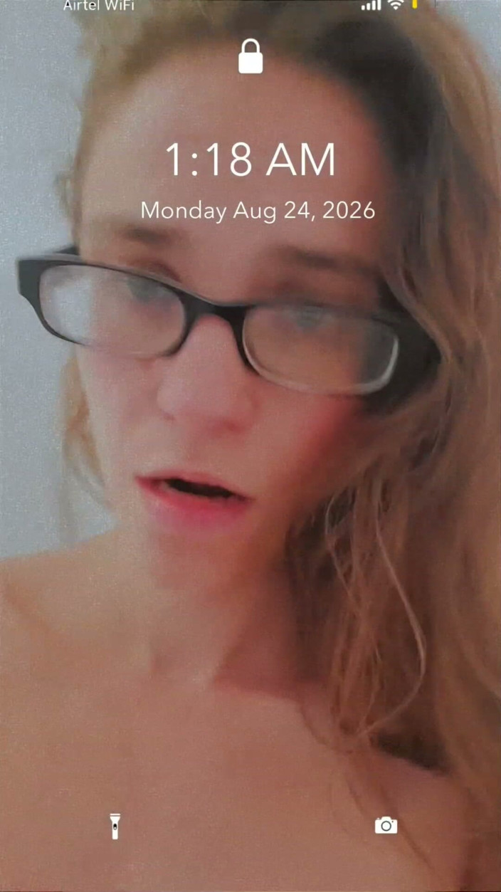 Summrbby: Fake Tats - cadela real