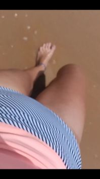 Pee Spotting the Beach