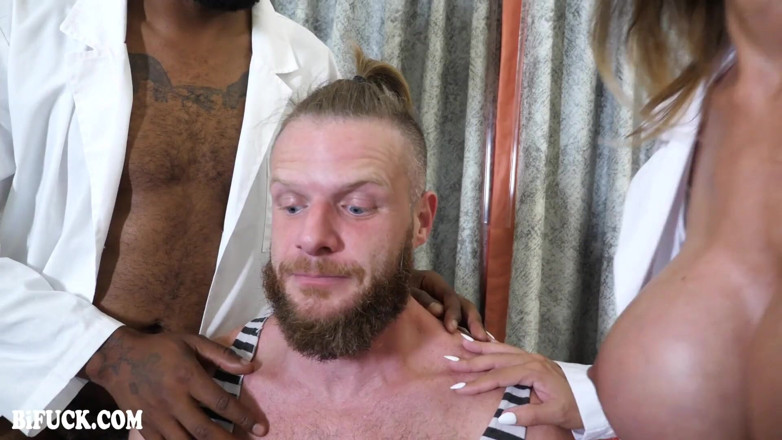 Bi Fuck: Brian primește un control de la Bifuck
