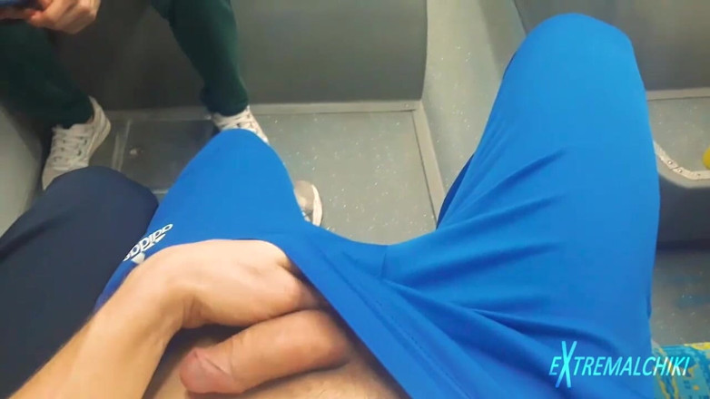 Extremalchiki: Scopata anale in autobus pubblico