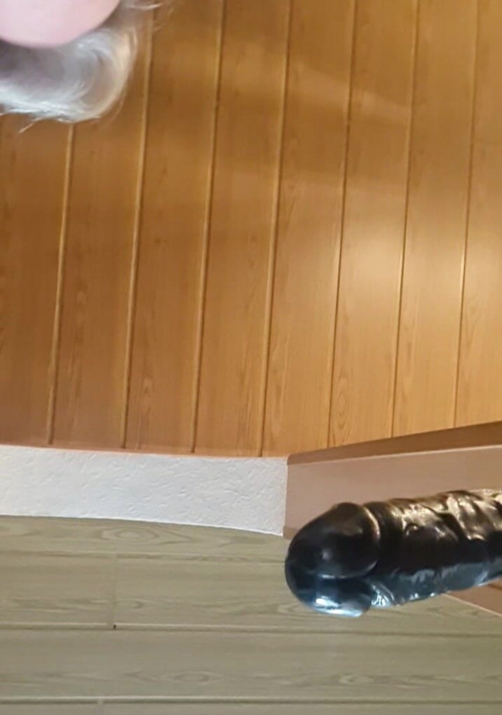 SquirtPsycho: Ojczym pieprzy się w dupę z dużym grubym czarnym dildem...