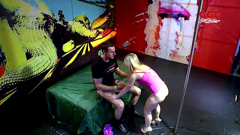 Pornstars fucking XXX: Výměna mrdky a dospívající milující anál v Ggg John Thompson