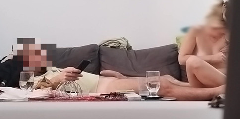WesternSerbia: Isteri sebenar bercurang: suami dalam kerja