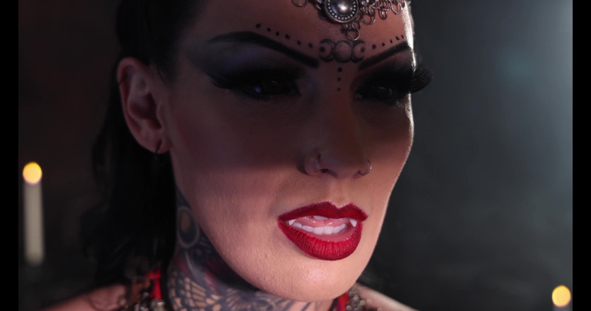 Darcy Diamond: Neon vampire - začátek