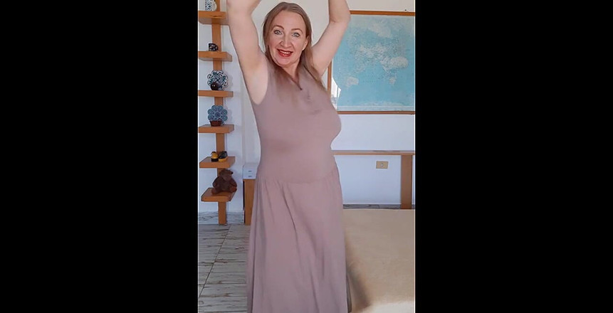 MariaOld: Dansez fără lenjerie intimă