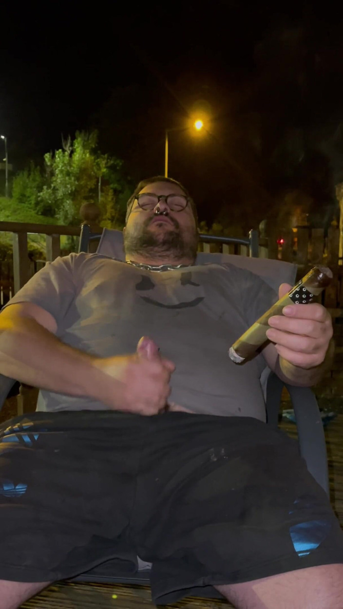 BigBullBoss: Lembu jantan cigar