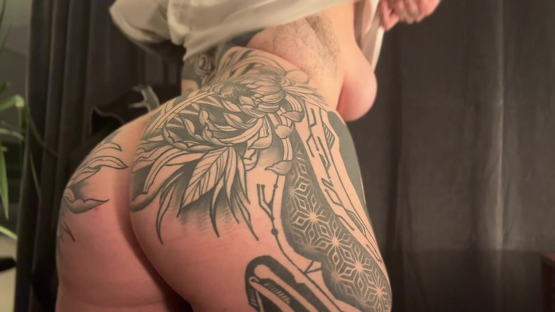 Miss Valentina: 舔你的射精我的菊花