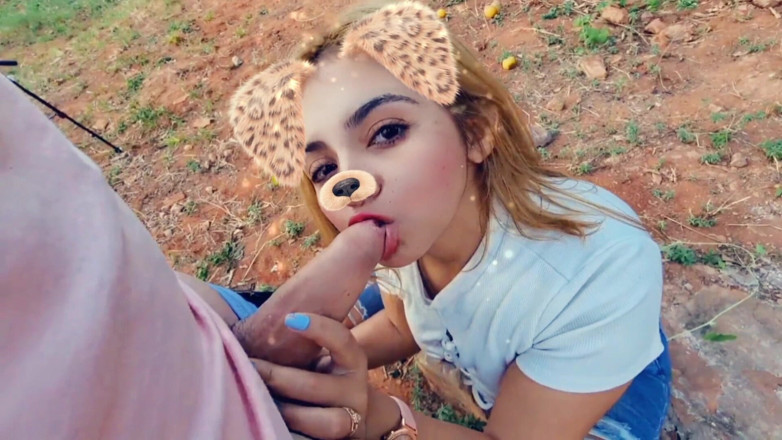 Latinascachondas: La Bionda Latina Succhia Il Cazzo