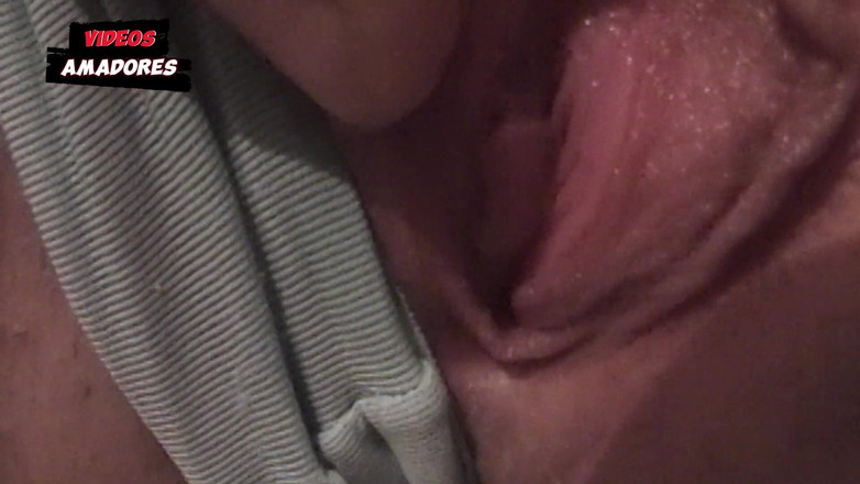 Amateurs videos: 拍摄与粉红色阴户和屁股的已婚女人的性爱
