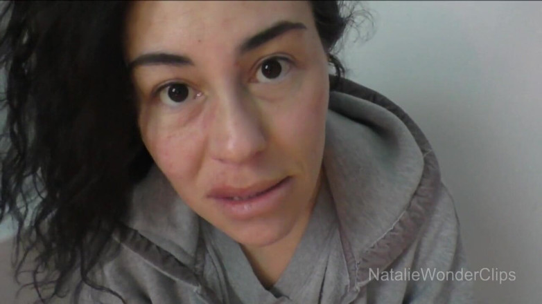 Natalie Wonder: 私たちは本当にすべきではないが、Mi Casa Es Su Casa