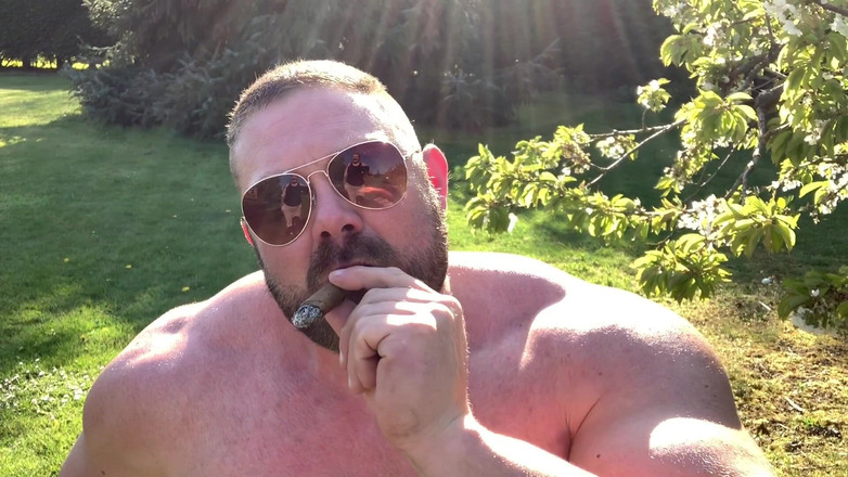 Jack stacked: Palenie mojego cygara na zewnątrz w letnim upale