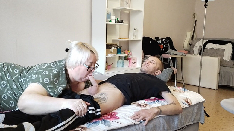 Zona901: Přítelkyně vysaje každou poslední kapku spermatu