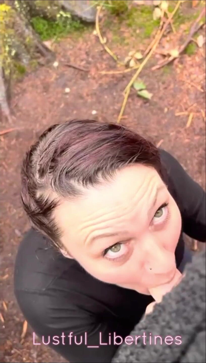 Lustful Libertines: Juste Un Peu De Bois En Train De Baiser Et...