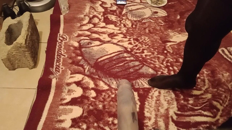 Sexylatex69: Bel culo ed un grosso dildo molto ricchi