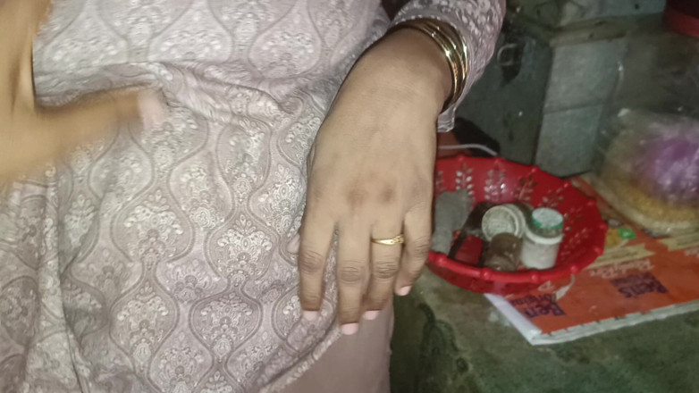 Bhabhi UP: Tôi có rất nhiều niềm vui gọi mẹ kế của...