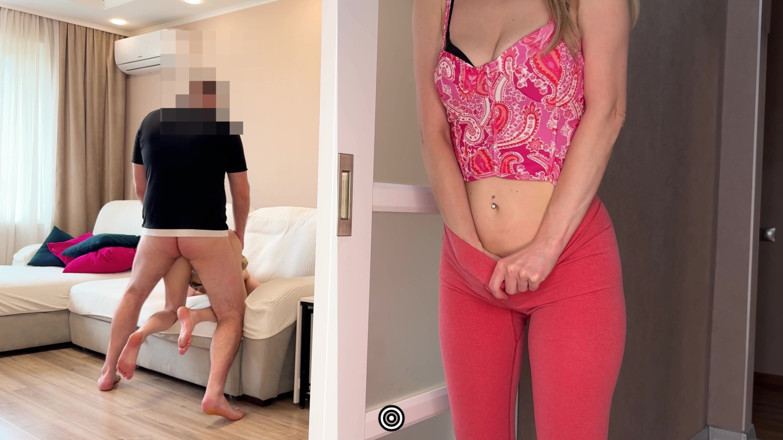 ArinaMills: Cum Twice - geile stiefmutter stürzt sich nach dem creampie für...