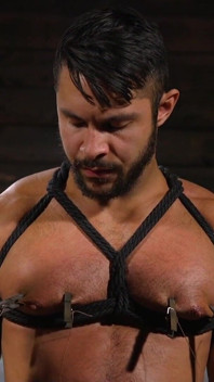Seth Santoro: Muscle Submissive Suffers for Christian Wilde