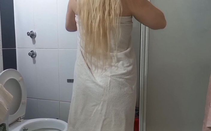 Gunes_Toprak: Convenlé y follé a mi cuñada mientras se bañaba