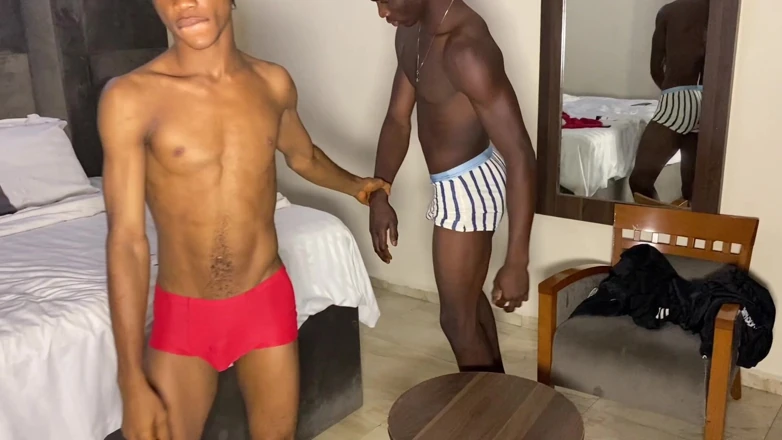 Baddestboyx: 那些呻吟会让你高潮