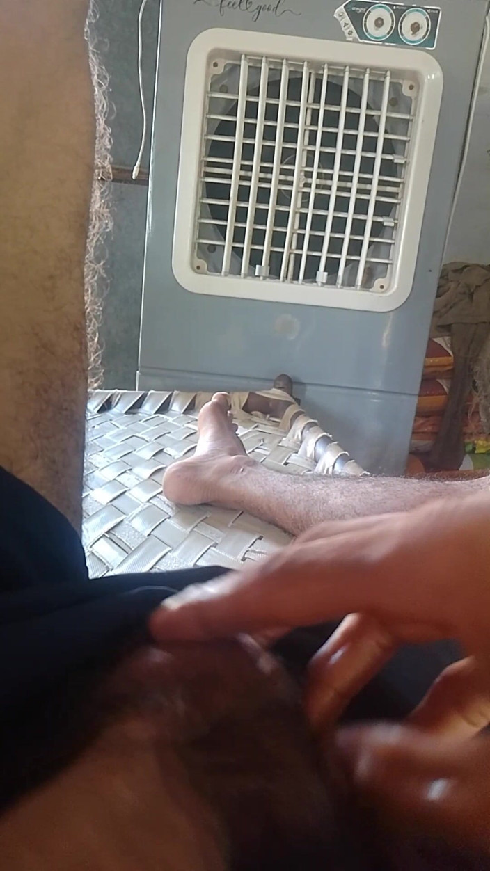 Bhagirth jaat: Podívejte, moji milí přátelé, jak po tobě touží můj penis.