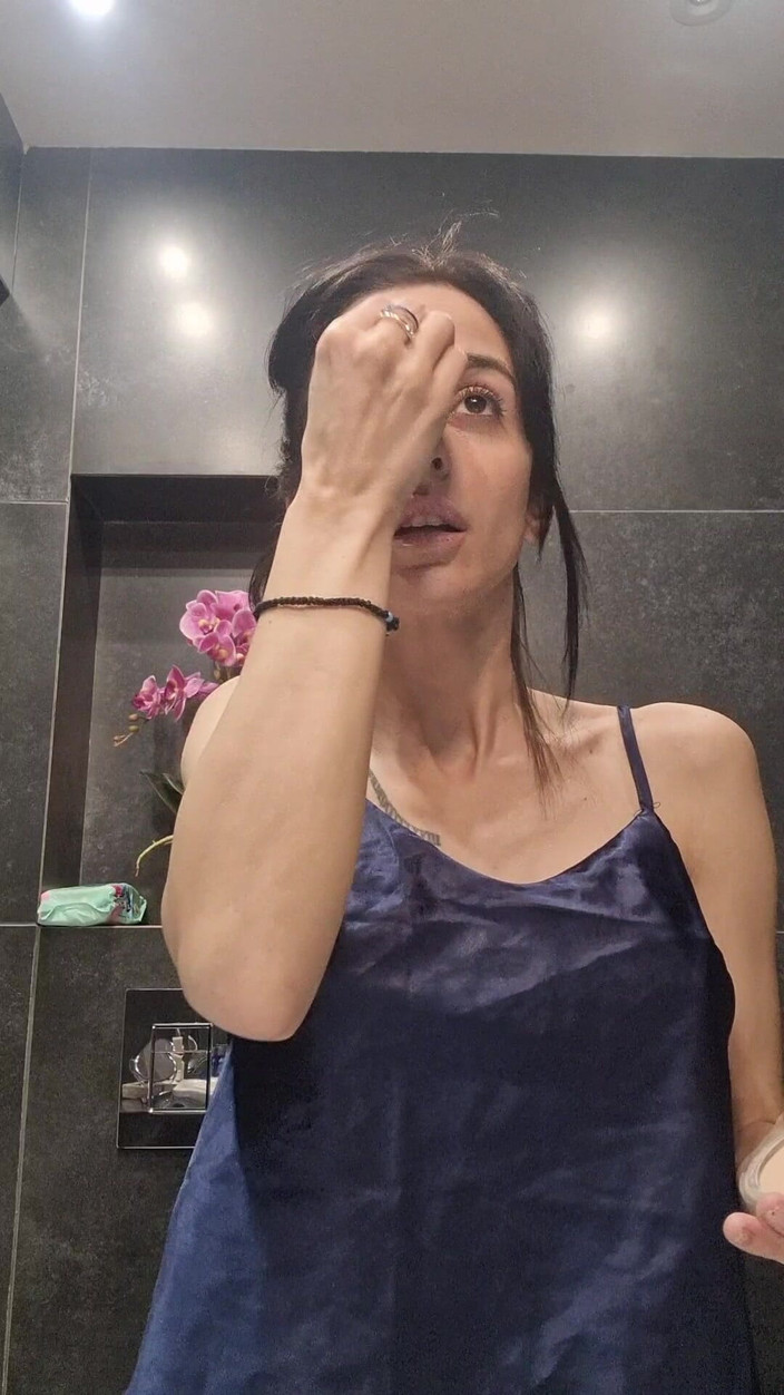 silicone_brunette: Gezichtfetisj - make-up-tutorial