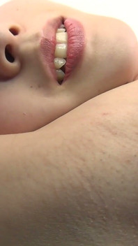 She Shows Them off Without Holding Back - Miina Konno Gives You Her Armpits in Close-up