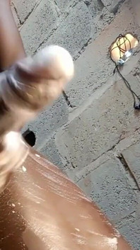 Islak ve sulu yarak boşalma masajı