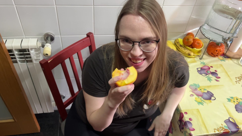 bitetwin9: Ranní nálož spermatu doručena na snídani