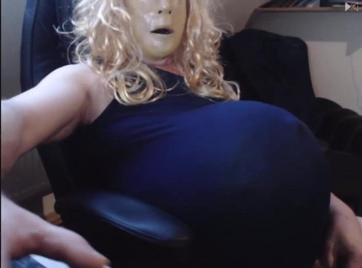 Mpreg roleplay: Pria hamil masturbasi dengan perut besar
