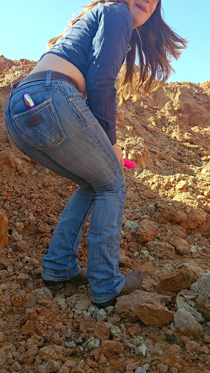 NaughtyRedFarmgirl: Redhead Fucks Ass and Pussy Squirting Everywhere