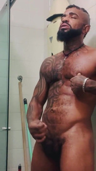 Felipe Nuru - Eyaculando En El Baño